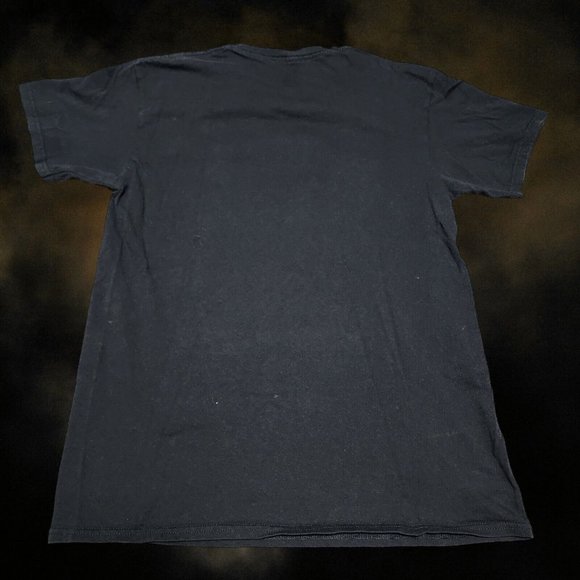 WALT DISNEY WORLD 2019 M Mickey Mouse Pumpkin Halloween Glow in the Dark T-Shirt - Picture 4 of 6